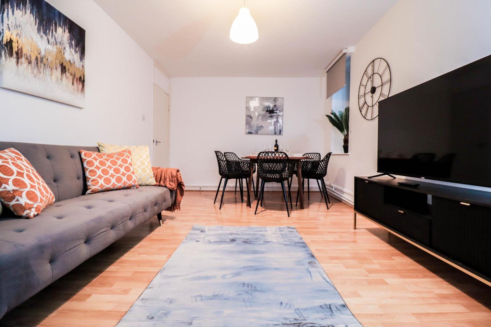 Apartment Beautifully Presented 3 Bed Hampstead