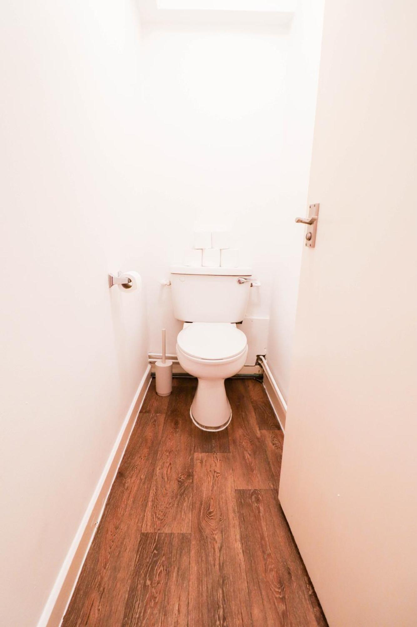 Beautifully Presented 3 Bed Hampstead Apartment *