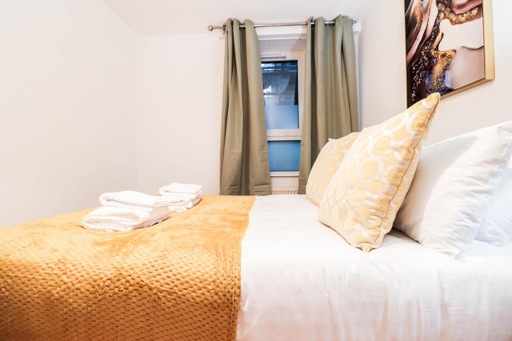 Apartment Beautifully Presented 3 Bed Hampstead London