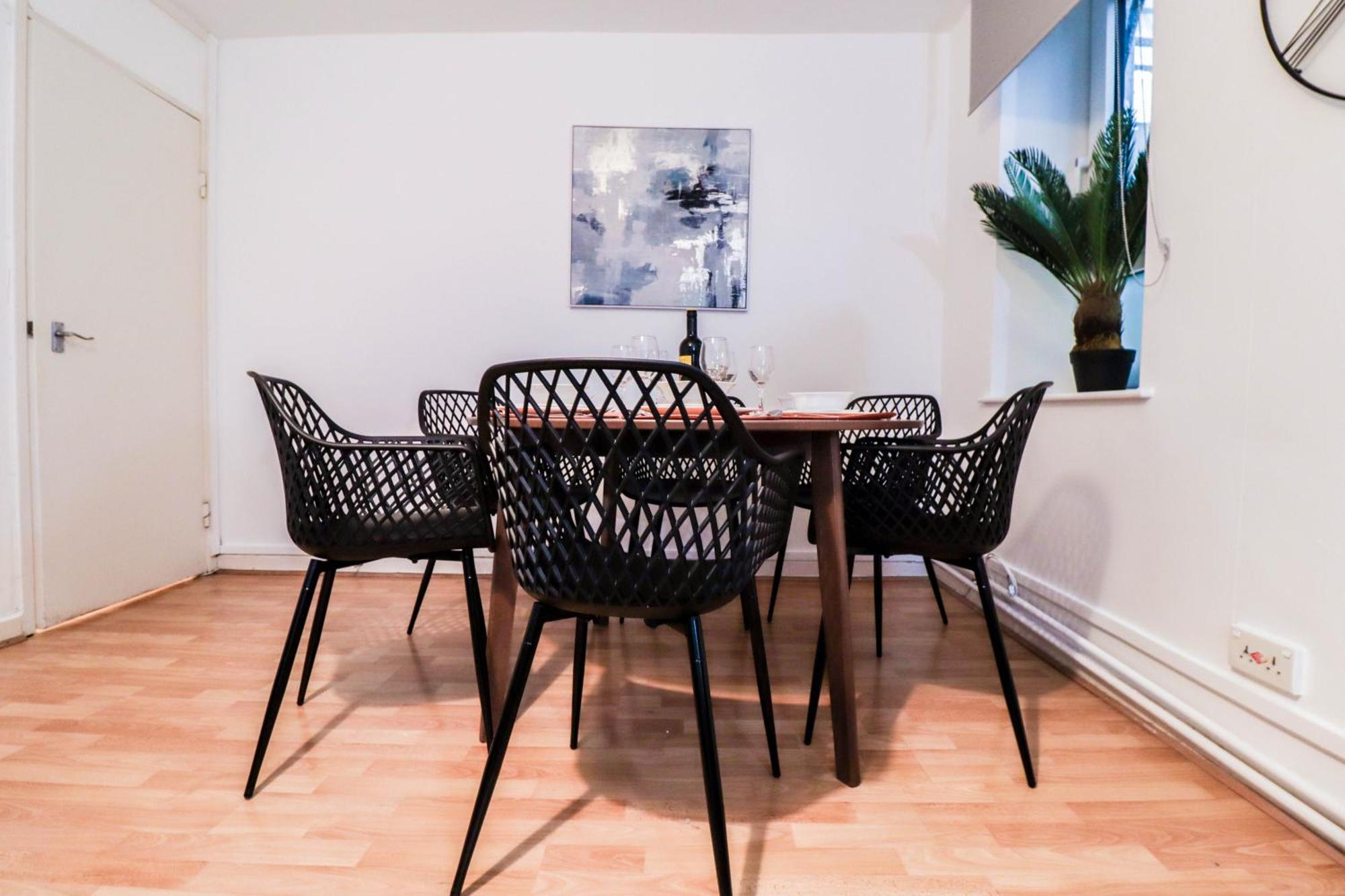 Beautifully Presented 3 Bed Hampstead Apartment